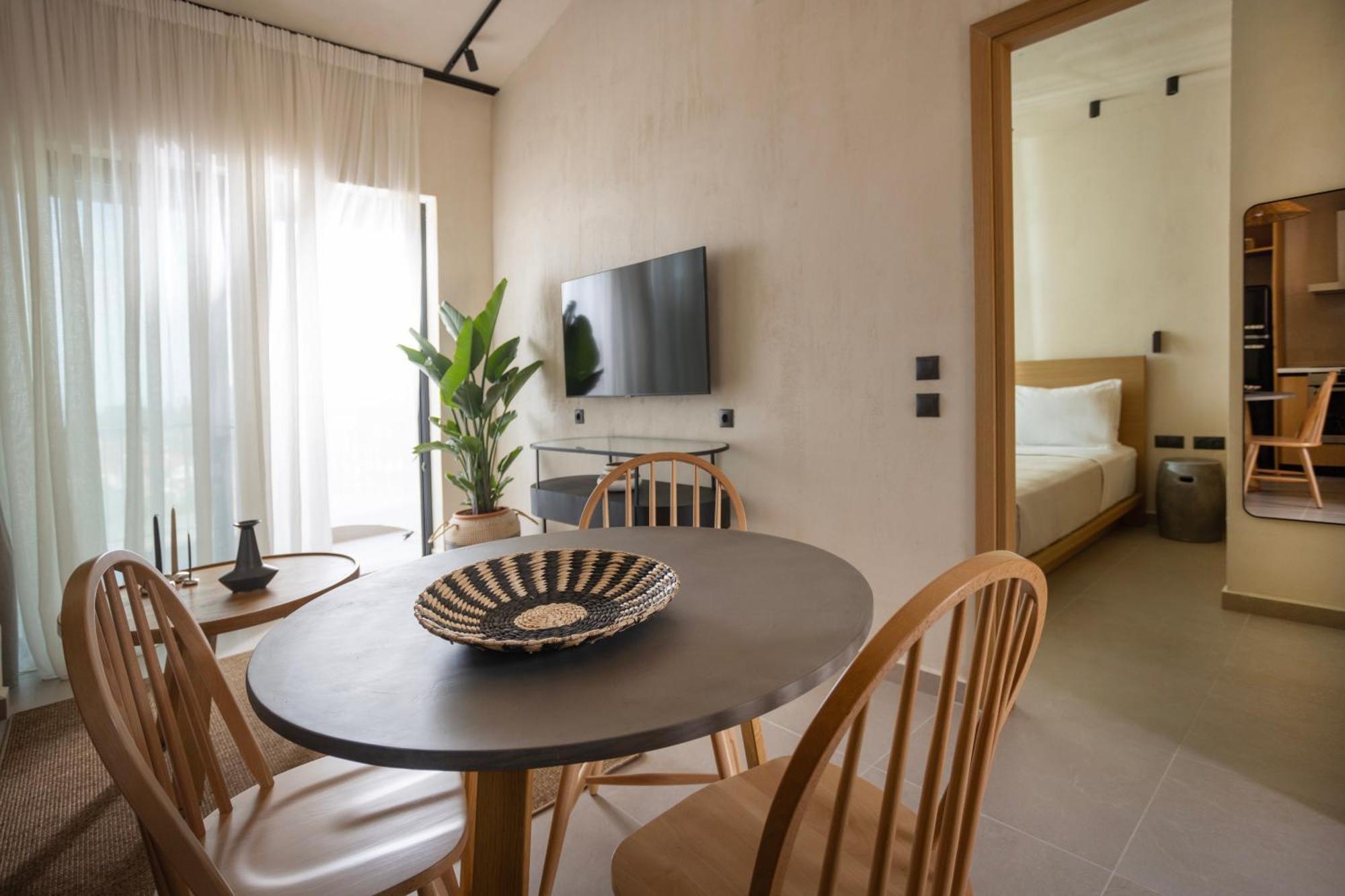 Pnoes Luxury Suites Paliouri Exterior foto